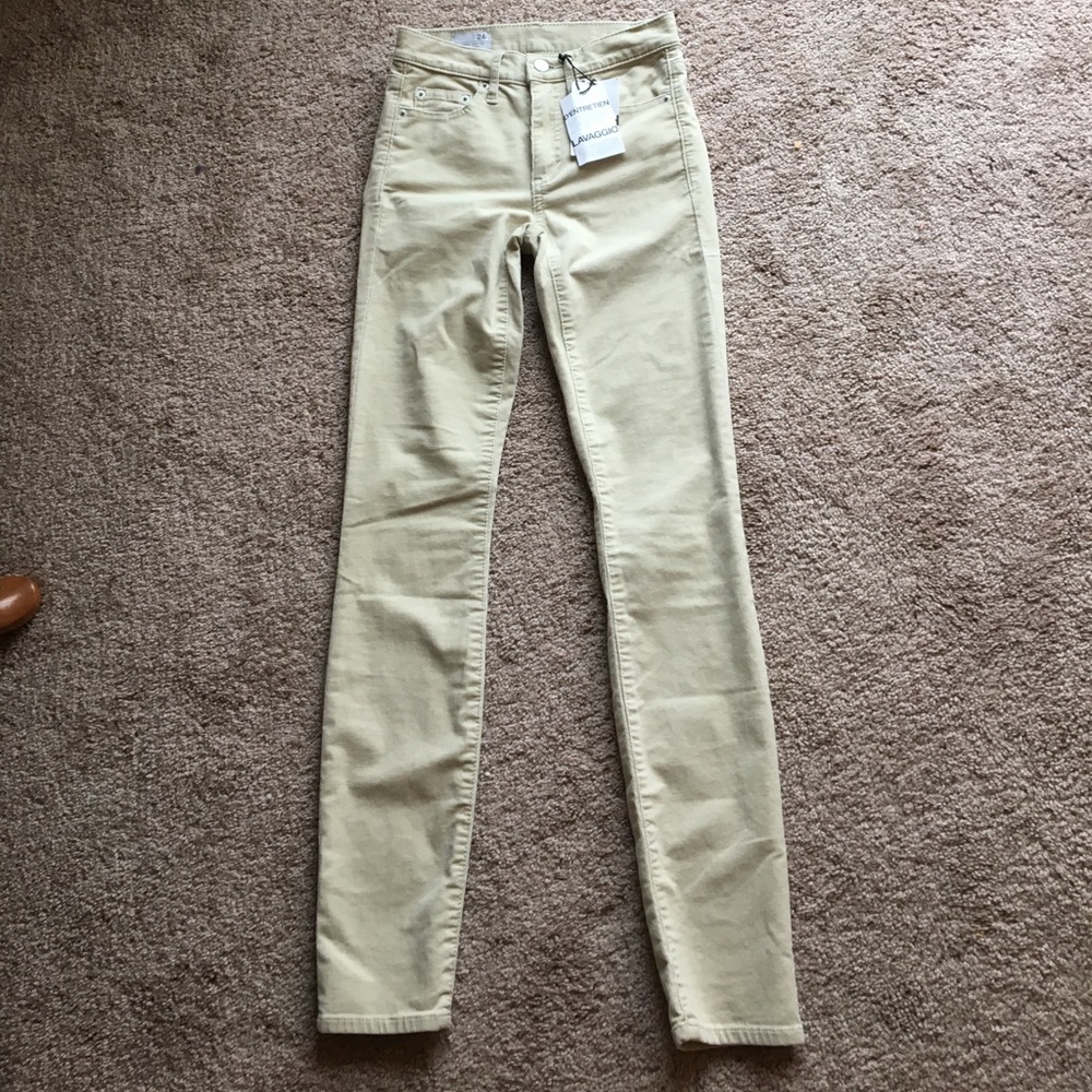 GAP NWOT Cream Stretch/Skinny Corduroy Jeans 24