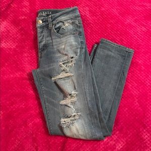 American Eagle tomgirl jeans
