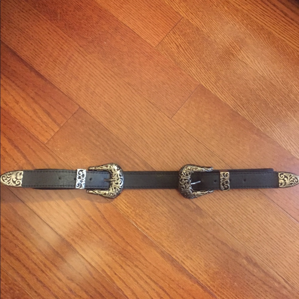 Double buckle silver and black belt