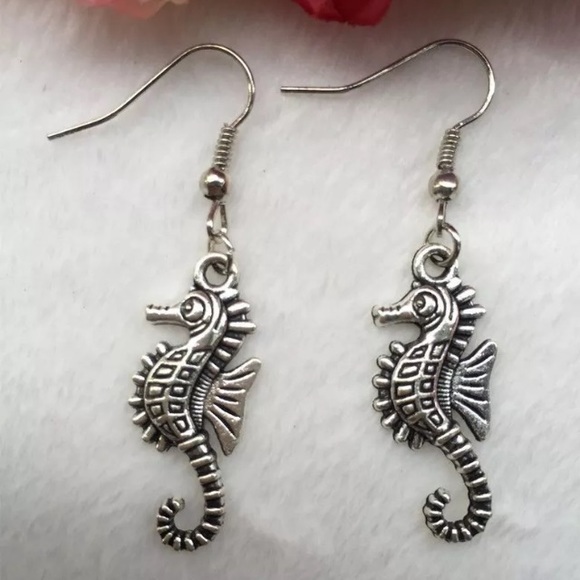 Jewelry - 🌺.  Seahorse Earrings