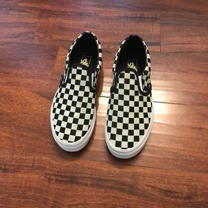 Kids glow in the dark checkered vans, slip on