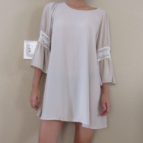 Dresses & Skirts - Crotchet Sleeved Boho Dress