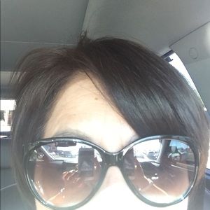 Meet your Posher, Eva