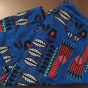 Scandinavian Design 💐 TC LuLaRoe Leggings