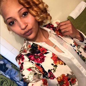 Meet your Posher, Dominique