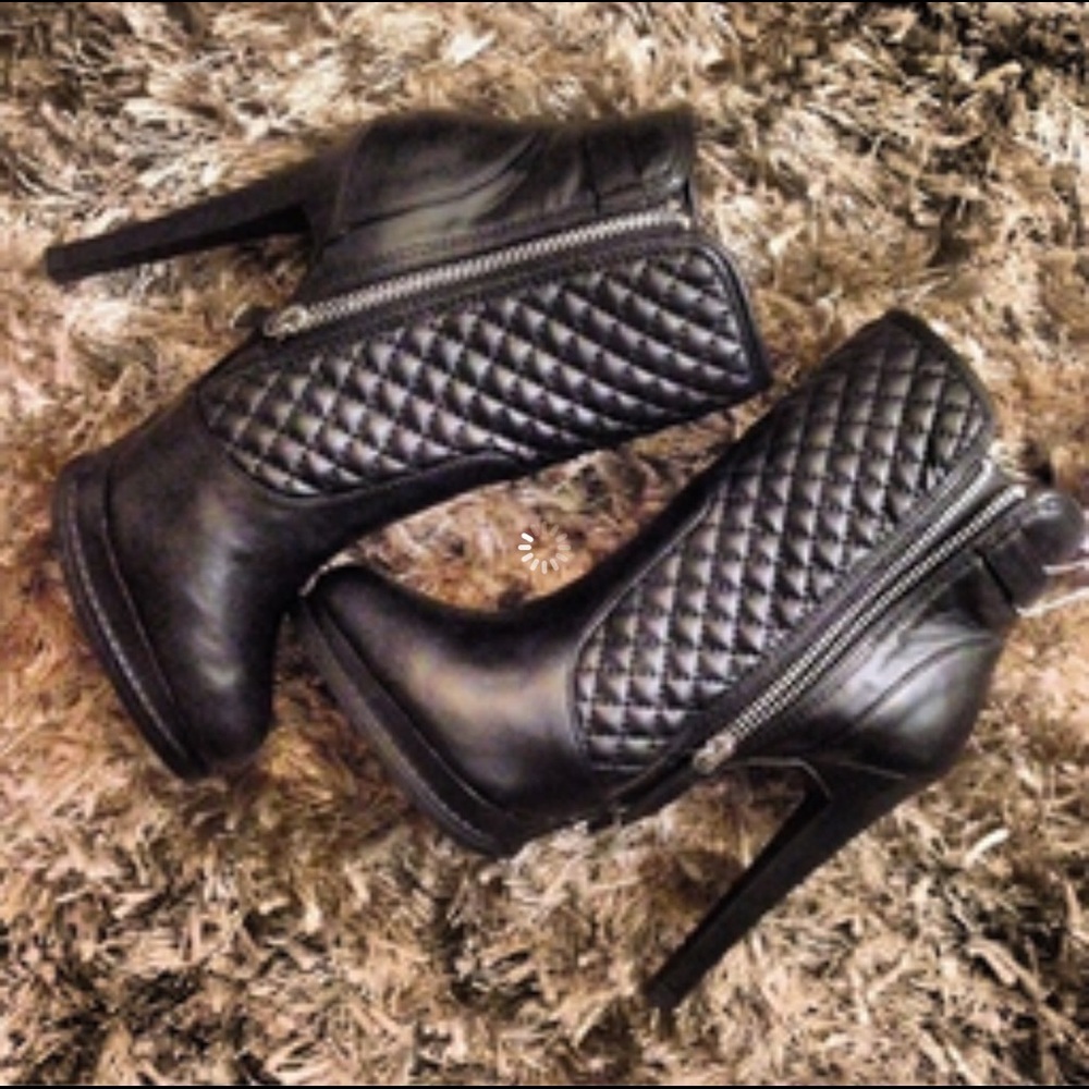 🔴 SOLD 🔴 ZARA black ankle boots SZ 6 / 36