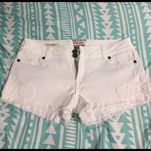 Hot Kiss "Cici" white shorts