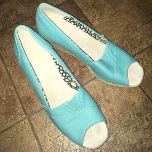 Tom wedges sky blue