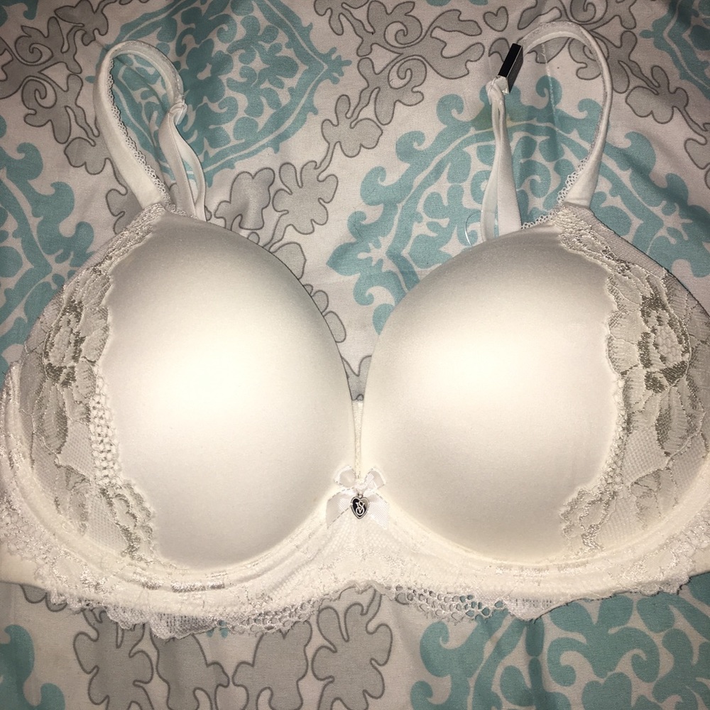 Victoria secret bra 34D💕 white with lace