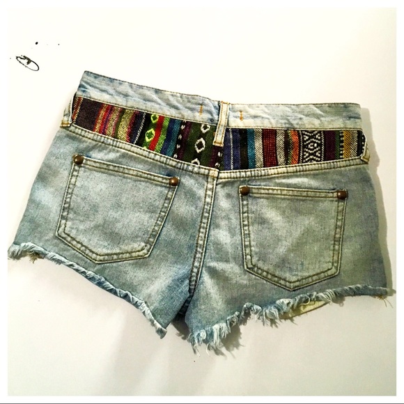 CCO💲⬇️ Free People Baja Distressed Denim Shorts - Picture 4 of 7