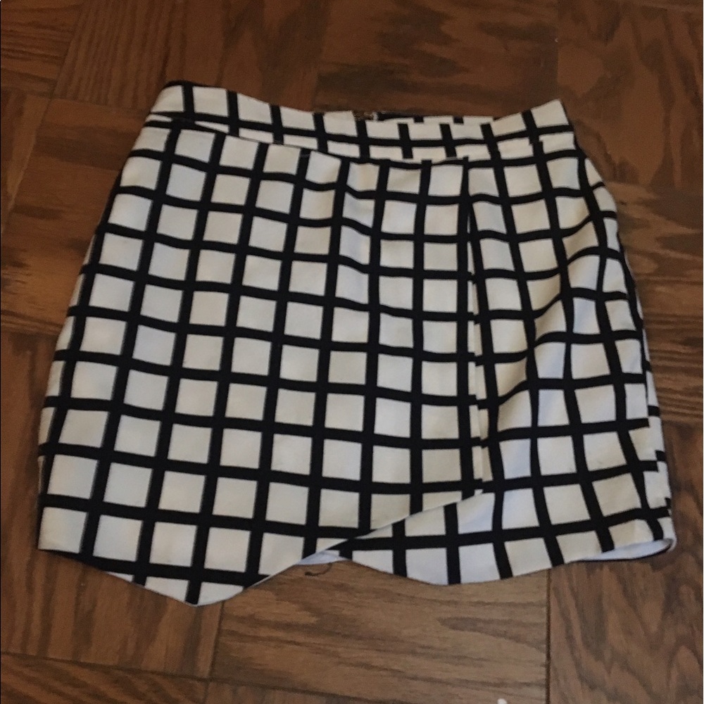 Forever 21 Grid Print Skort
