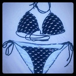 Hollister👙 navy blue bikini never used