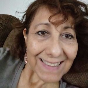 Meet your Posher, Elia