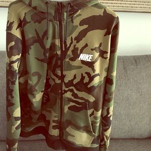 Nike camo hoodie
