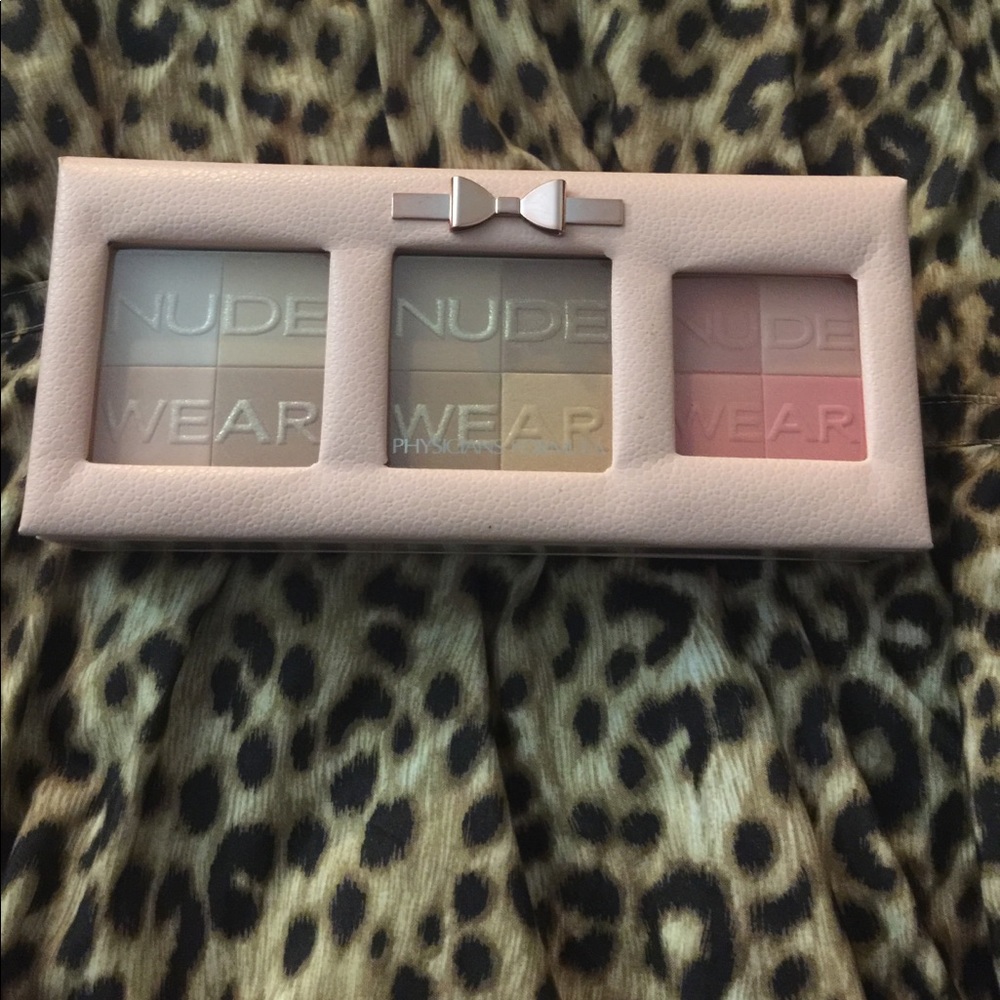 Bronzer highlight blush pallet