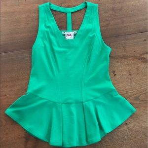 Peplum Yoanna Baraschi shell.