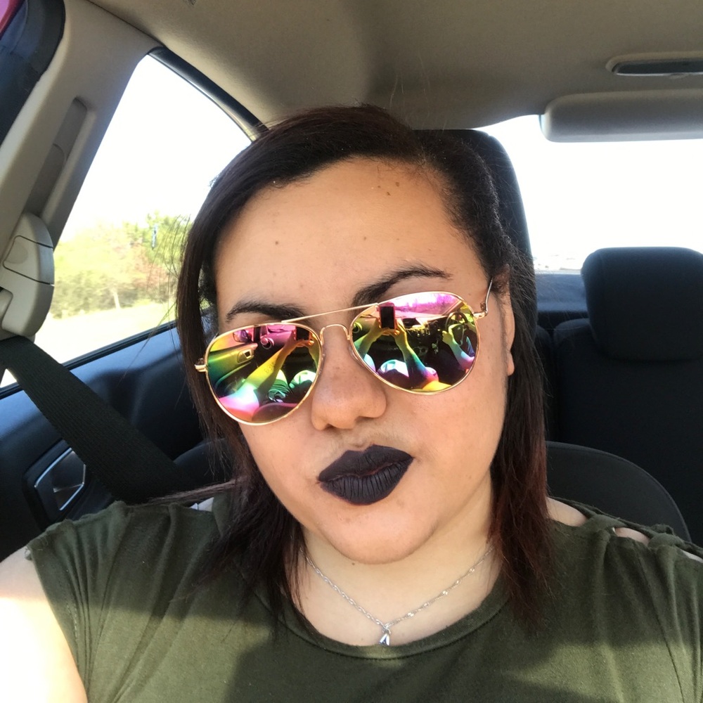Meet your Posher, Sierra