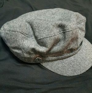 NWT August Herringbone Black Gray Conductor Hat