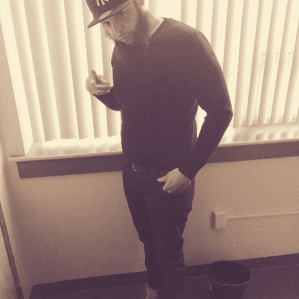 Meet your Posher, Eaz