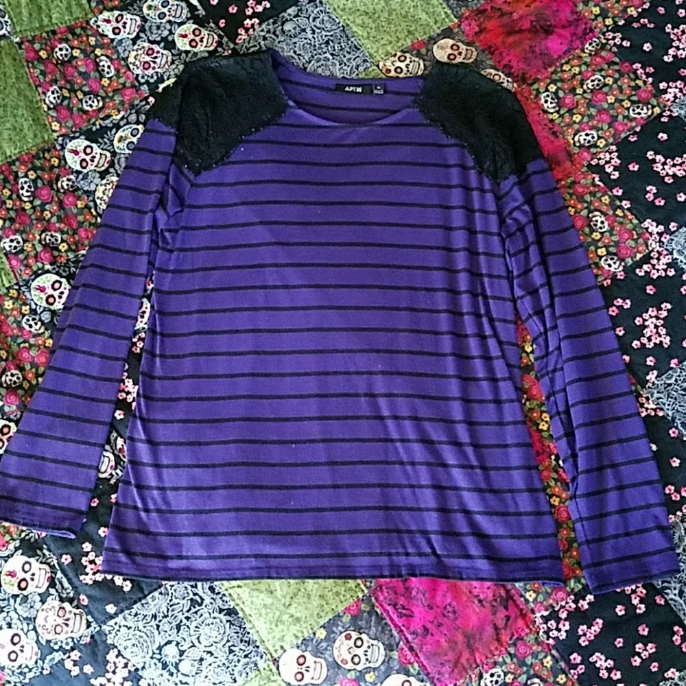 Apt. 9 long sleeved shirt