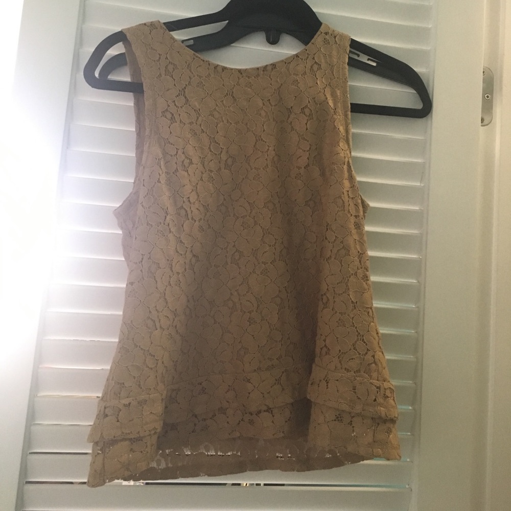 Gold shimmery top perfect for summer