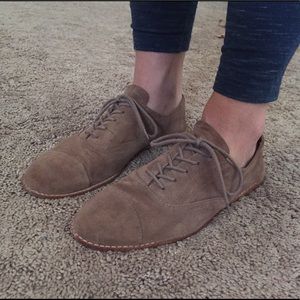 GAP oxford style suede-like flats size 8