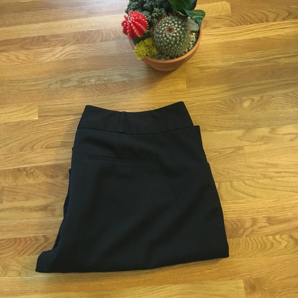 EUC Black Dress Pants Cuffed Ankle Sz 20