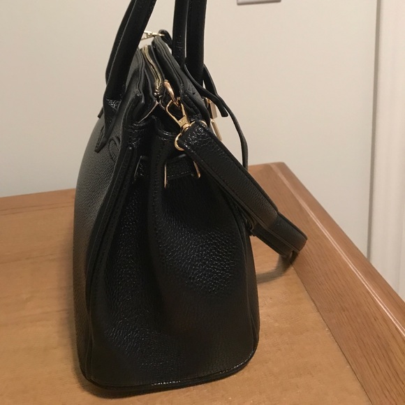 NWOT women's handbag with lock and twillys - Picture 2 of 5