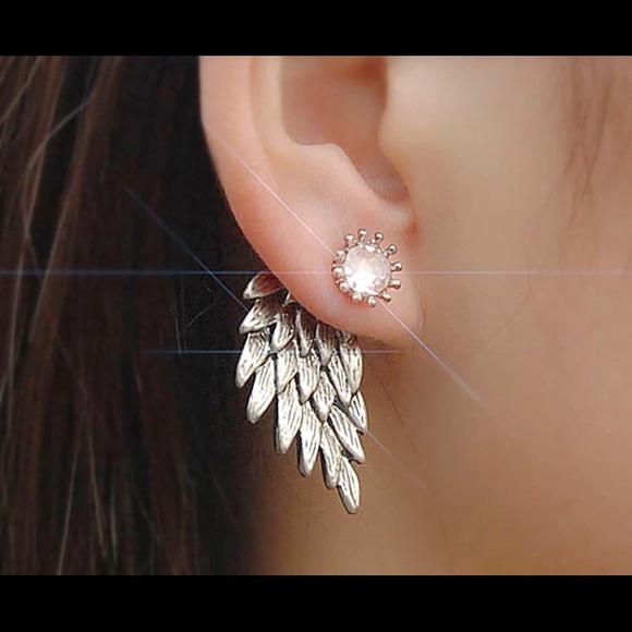 Earrings ✨FINAL PRICE DROP✨ - Picture 2 of 2