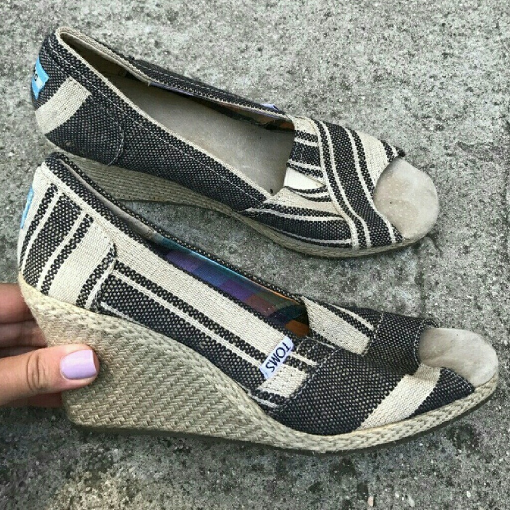 TOMS black and white striped wedges