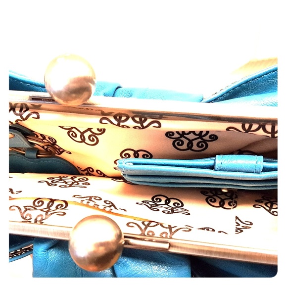 Jessica Simpson Clutch - Picture 2 of 3