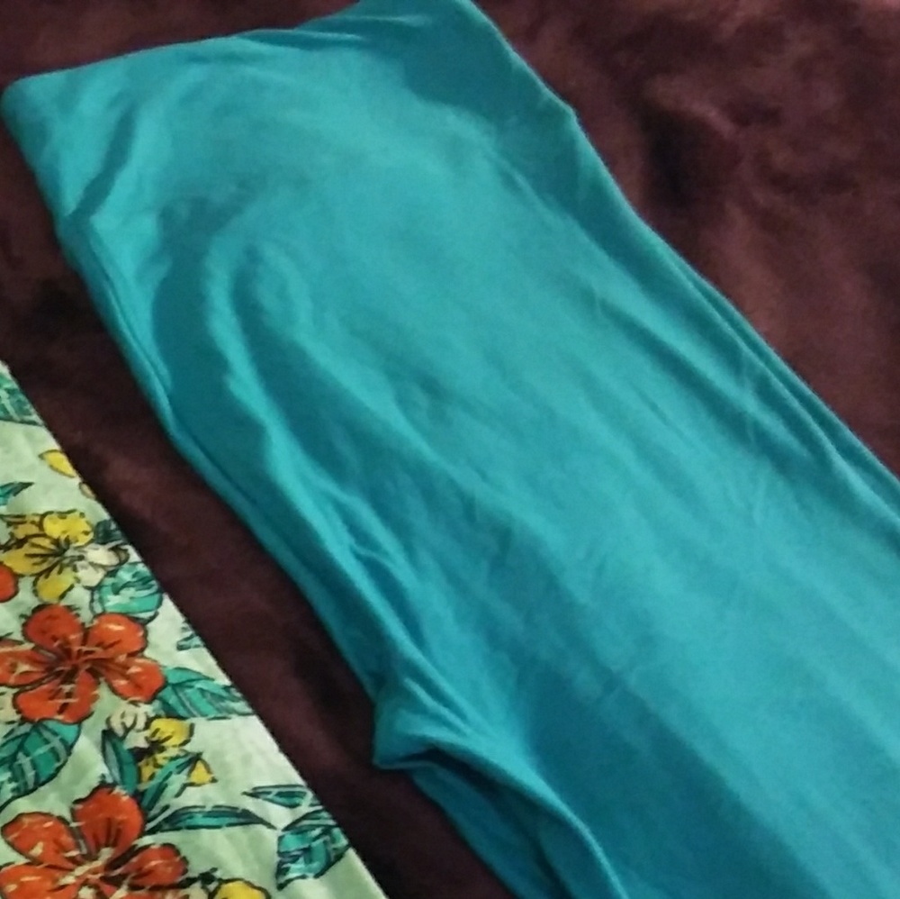 *Sold* Solid Teal TC Lularoe Leggings