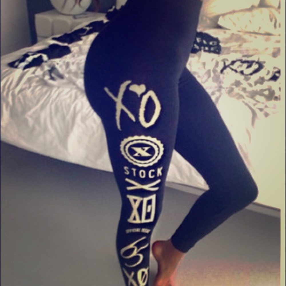 ISO THE WEEKND LEGGINGS SIZE LARGE