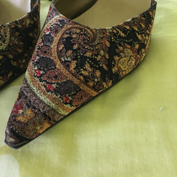 Shoes - Picture 2 of 4