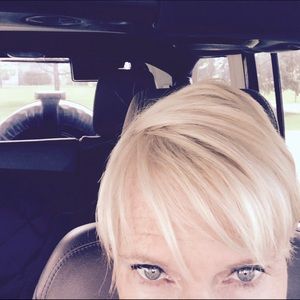 Meet your Posher, Denise