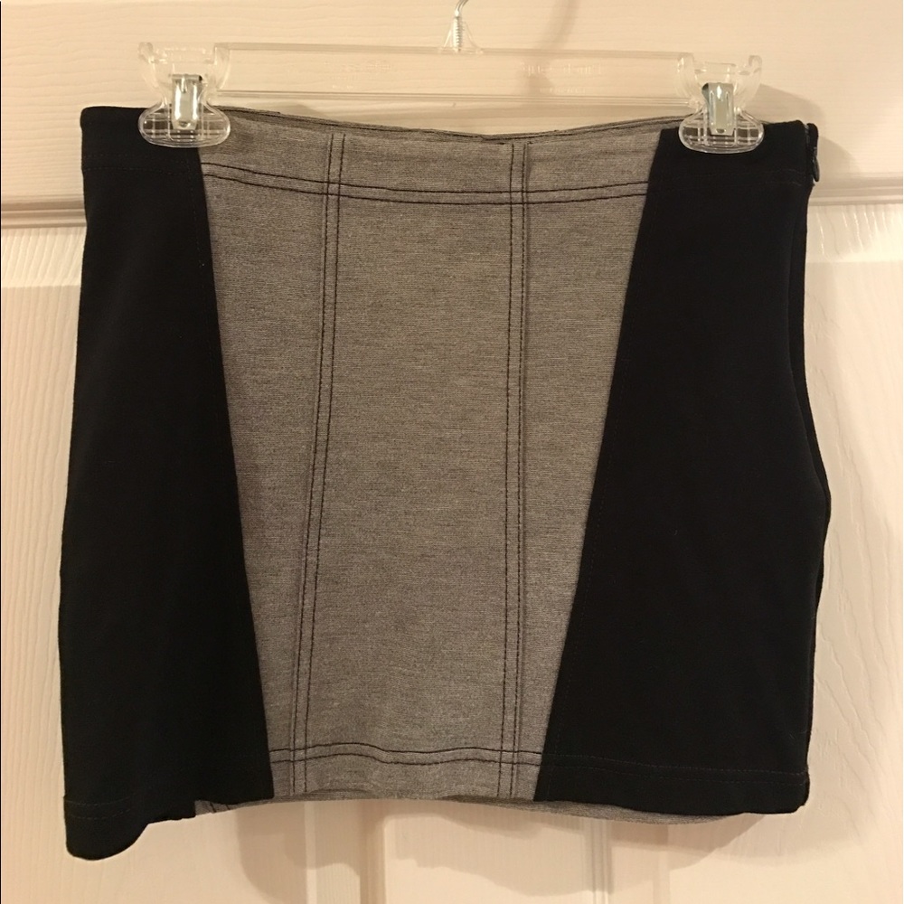 Bebe XS black and grey skirt