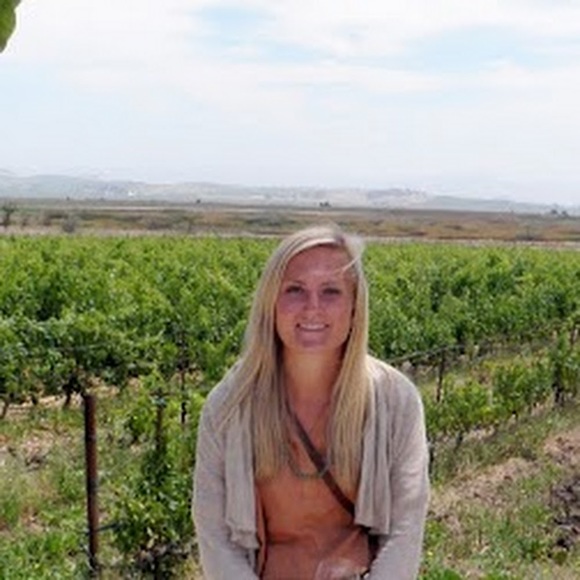 Meet your Posher, Emily - Picture 1 of 1