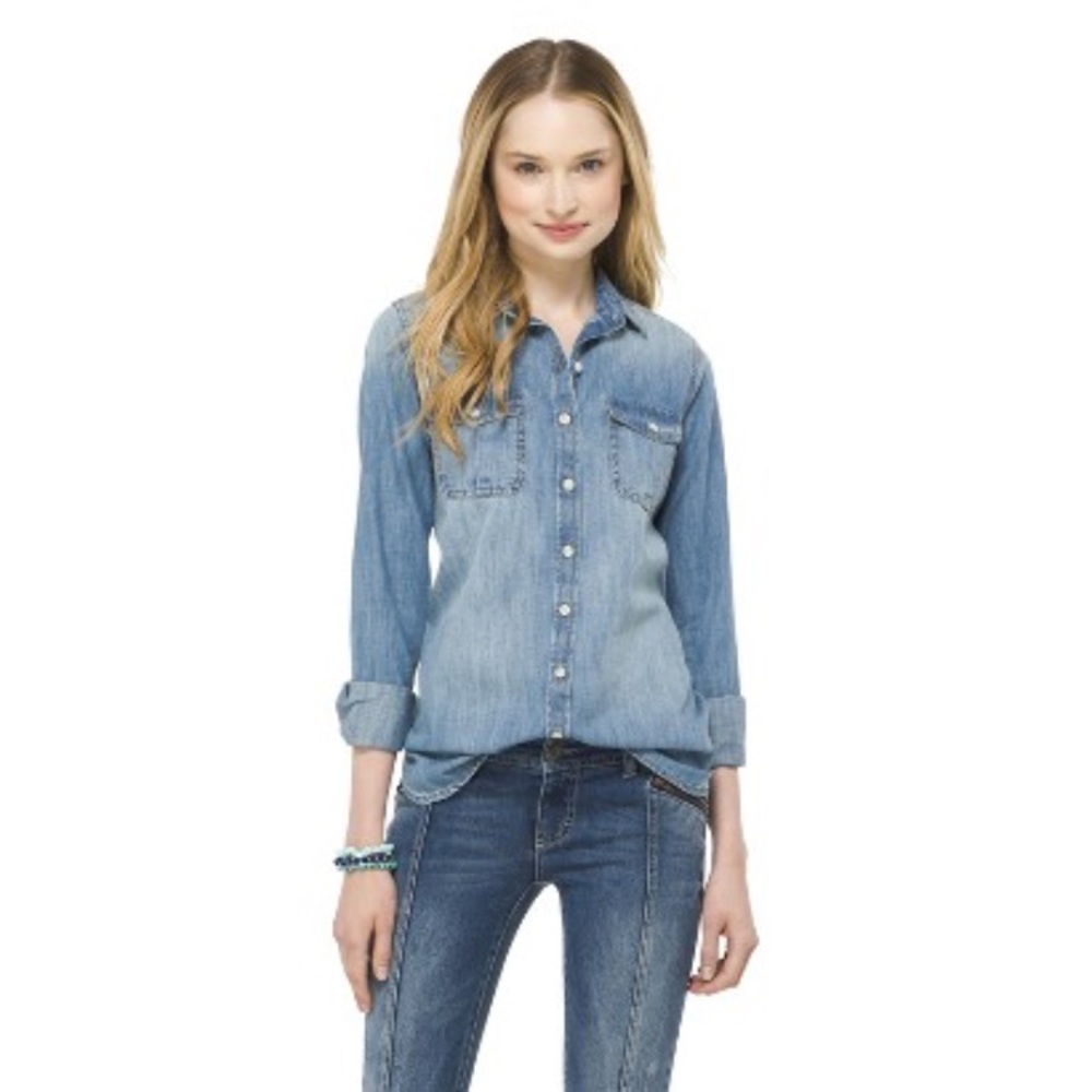 Denim/chambray button-down top