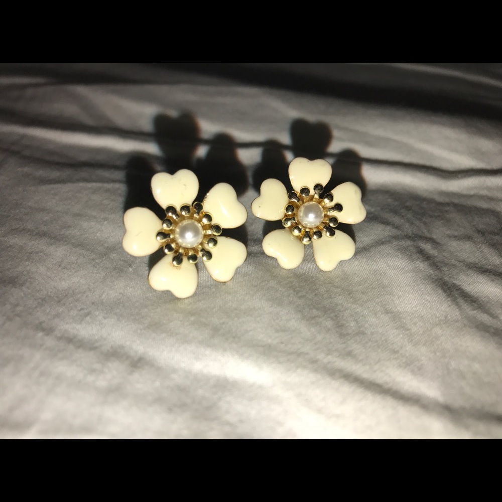 Cute flower earrings
