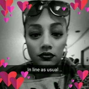 Meet your Posher, Elizabeth