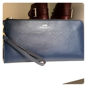 COACH Large Continnental Wallet/Wristlet