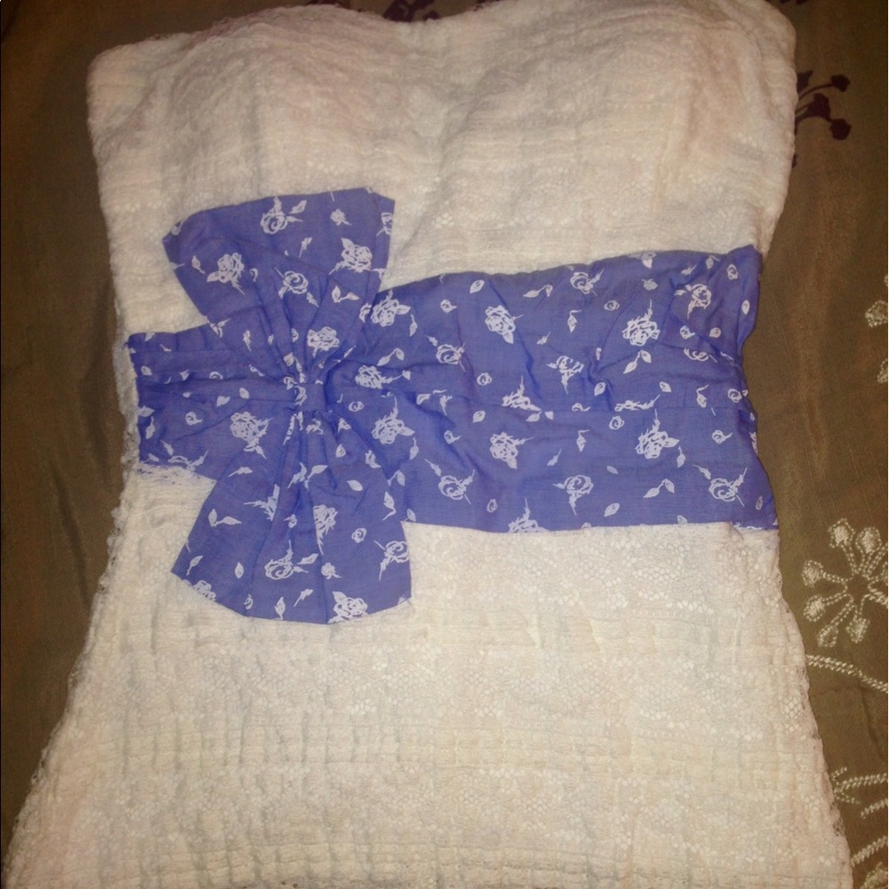 Adorable strapless top!✨