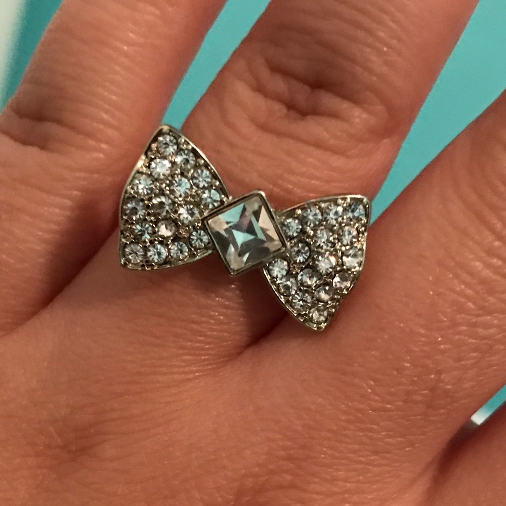 Bow ring - Picture 2 of 3