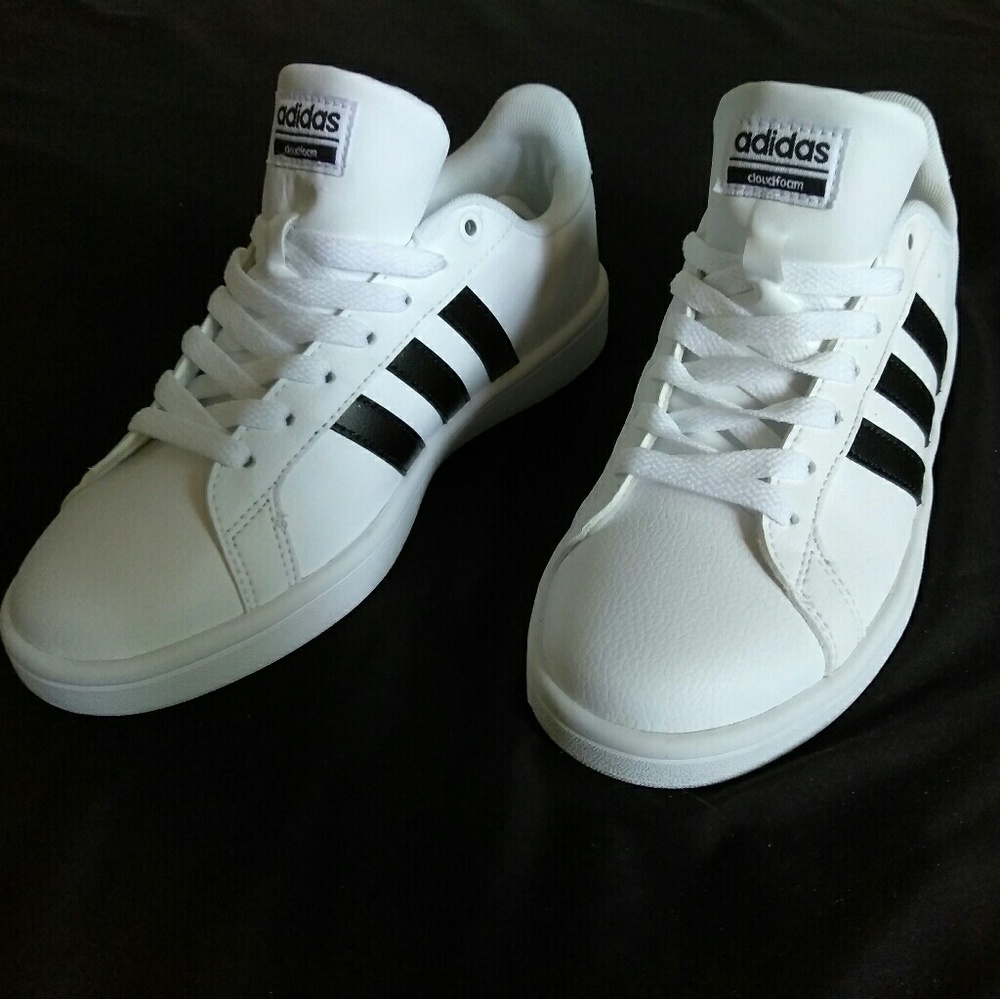 BRAND NEW Women's Adidas Neo's Cloud Foam