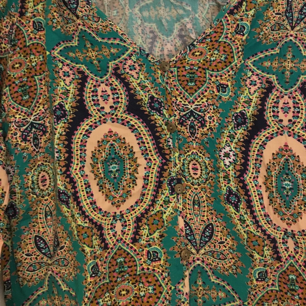 Francesca's Collections shirt - Picture 2 of 2