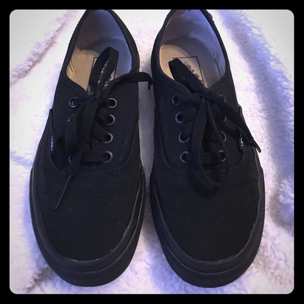 Vans authentic Lo Pro All Black shoes