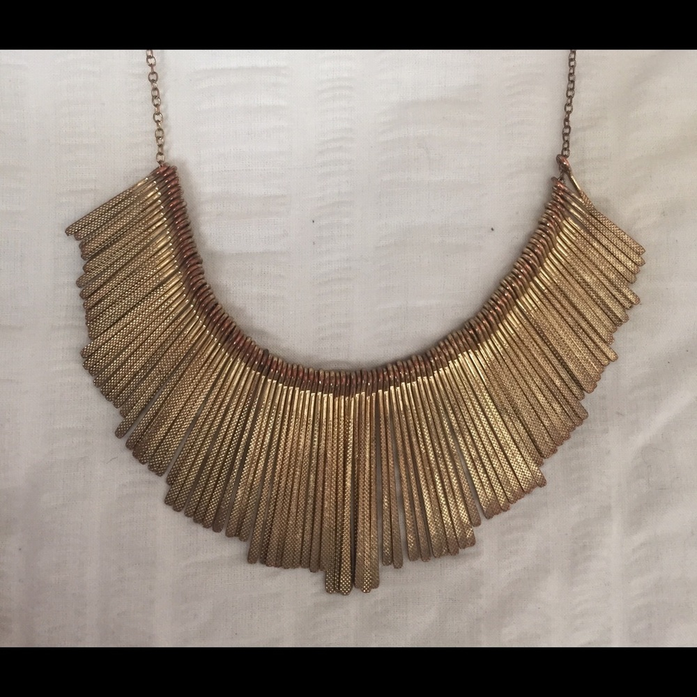 GOLD BOHO STATEMENT NECKLACE