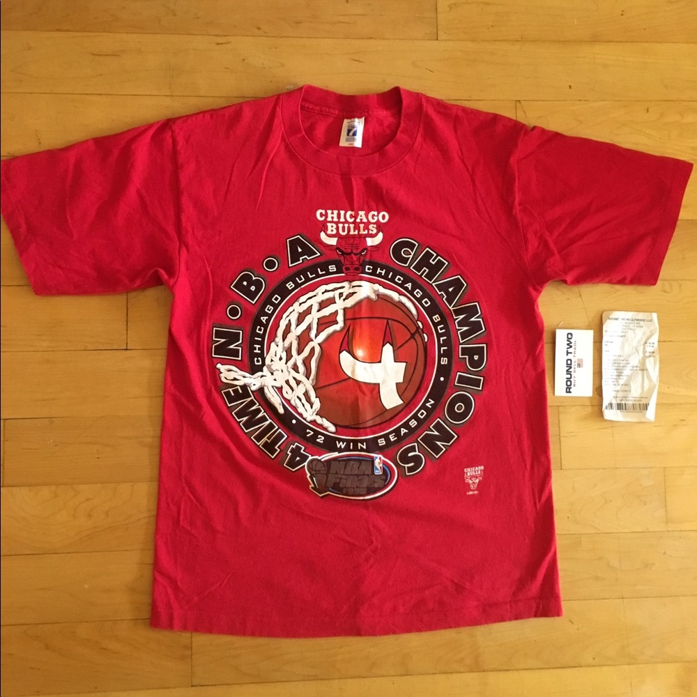 Vintage Chicago Bulls T-shirt L round two 72-10