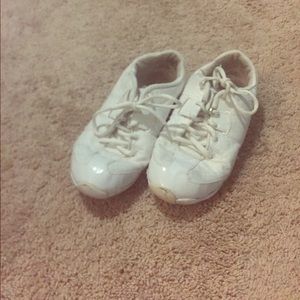 Nfinity cheer shoes. Lightly worn.