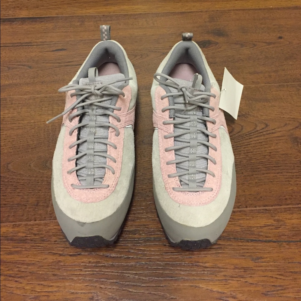 NWT The North Face Tennis Shoes - Picture 1 of 5